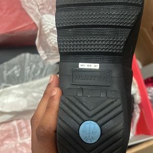 Hunter Size 7 Black Boots
